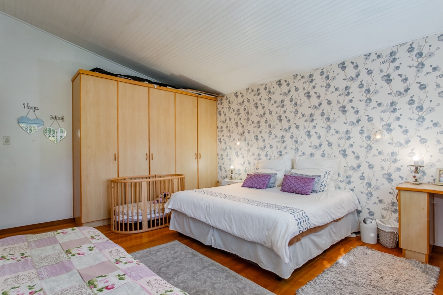 4 Bedroom Property for Sale in Lemoenkloof Western Cape